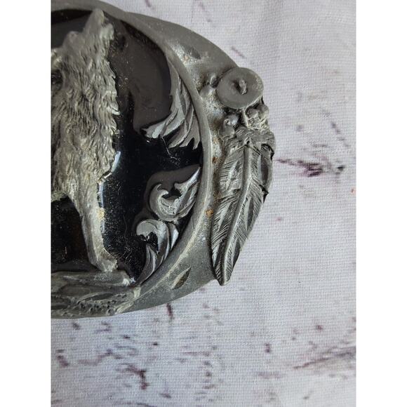 Vintage 1996 Detailed Siskiyou Buckle Company Baying Howling Wolf Belt Buckle - Picture 2 of 7